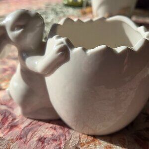 WHITE CRACKED EGG AND BUNNY EASTER CANDY BOWL DISPLAYED ONLY
